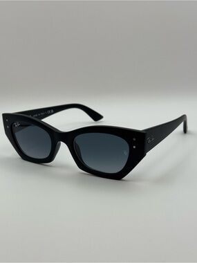 Ray-Ban Black Cat-Eye Sunglasses with Gradient Gray Lenses